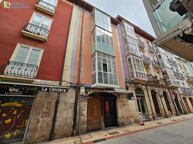 SE VENDE COQUETO PISO EN EL CORAZÓN DE BURGOS. C- La Puebla photo 0