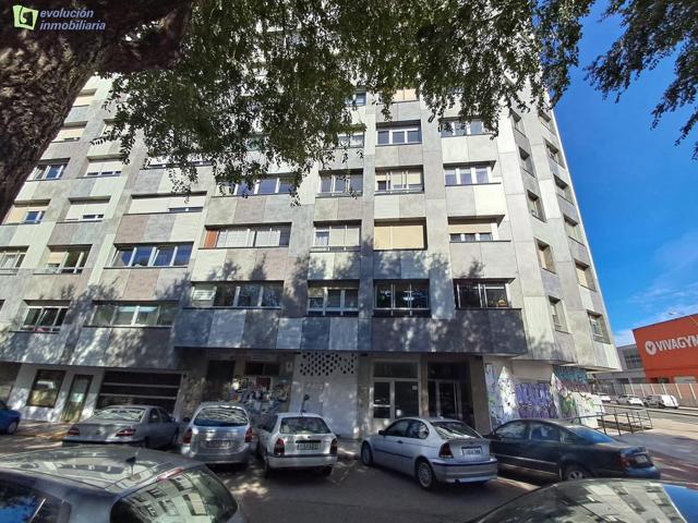 Se vende amplio piso en Parque de Buenavista, Burgos photo 0