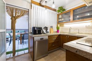 CASA 4 DORMITORIOS LISTA PARA ENTRAR A VIVIR CON TERRAZAS EN PLANTA photo 0