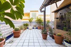 CASA 4 DORMITORIOS LISTA PARA ENTRAR A VIVIR CON TERRAZAS EN PLANTA photo 0