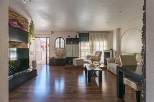 Impresionante dúplex en Montegrande con 5 habitaciones, 3 baños y garaje para 2 coches photo 0