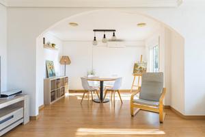 Amplia vivienda en primera planta, muy luminosa y con un gran patio de 99 m2 photo 0