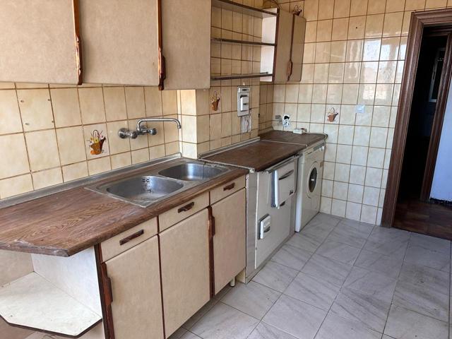 Piso en venta en Íscar de 79 m2 photo 0