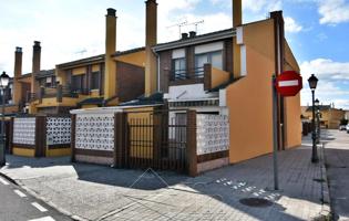 REF. 124D. Vivienda unifamiliar adosada en Íscar photo 0