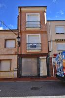 REF. 105F - EDIFICIO CON LOCAL COMERCIAL photo 0