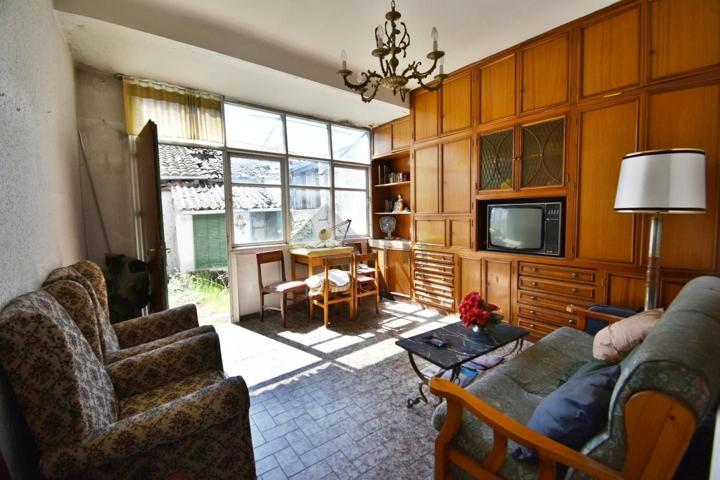 Ref. 177F - VIVIENDA Y NAVE EN ÍSCAR photo 0
