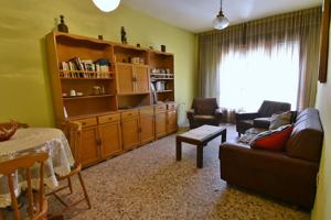 Piso en venta en Olmedo de 73 m2 photo 0