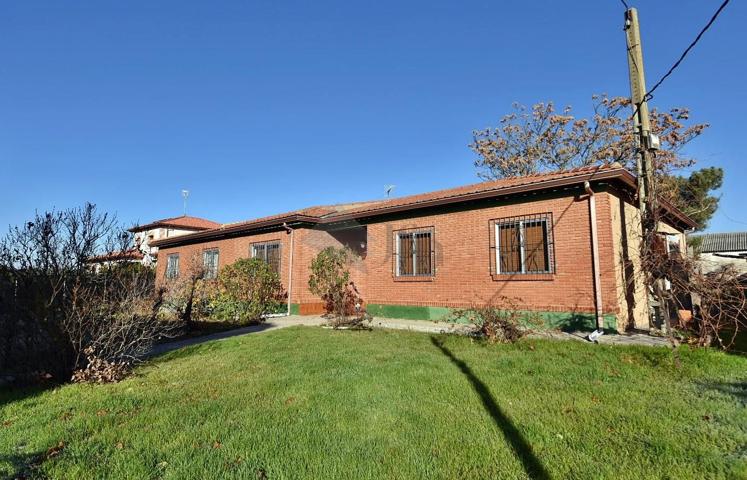 REF. 139H. CHALET CON PARCELA EN OLMEDO photo 0