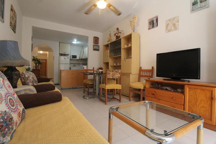 Apartamento de dos dormitorios en planta baja en la Playa de Los Locos photo 0
