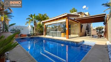 Villa de 3 dormitorios con piscina en San Juan de los Terreros photo 0
