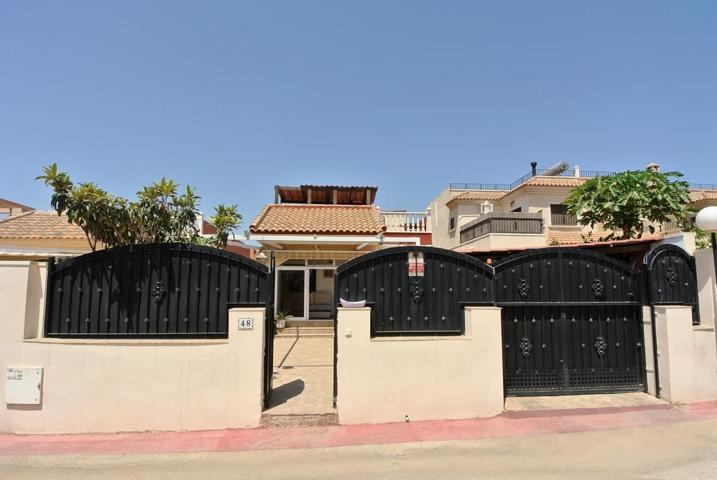 Villa En venta en Torrevieja photo 0