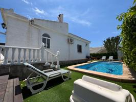 Villa En venta en Torrevieja photo 0