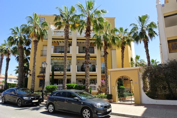 Piso En venta en Torrevieja photo 0