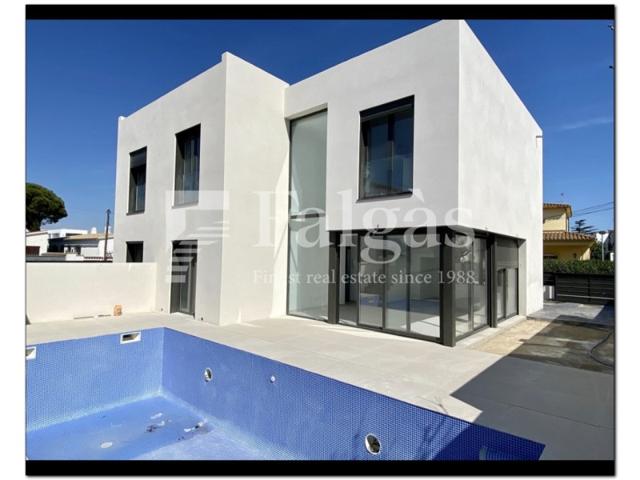Casa En venta en Empuriabrava photo 0
