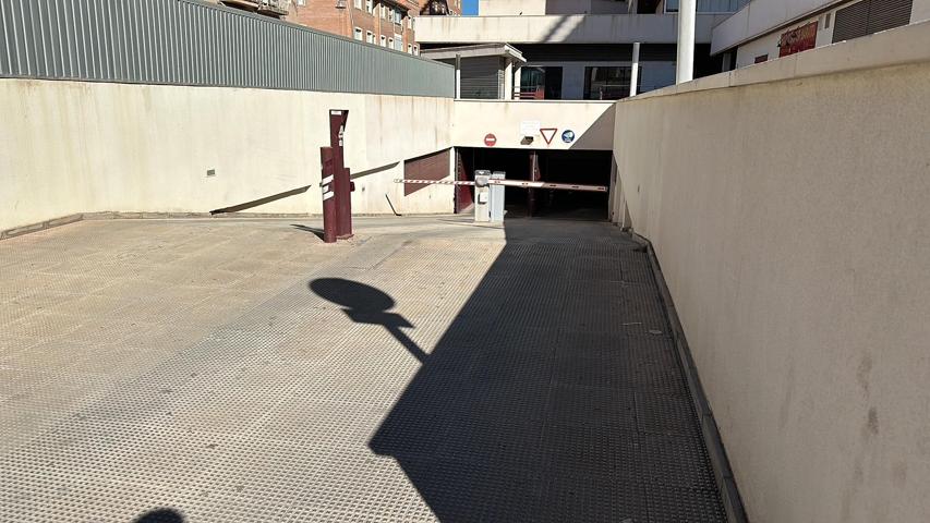 Oportunidad de adquirir plaza de garaje céntrica: RESIDENCIAL PLAZA DE EUROPA. photo 0