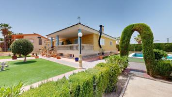 Espectacular chalet independiente en Los Conejos photo 0