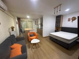 ¡Alquiler de larga duración en el centro de Torrevieja! photo 0