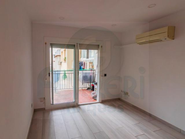 Piso En venta en Les Roquetes, Barcelona photo 0