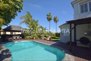 FANTÁSTICA VILLA INDEPENDIENTE. 1200m2 DE PARCELA. PISCINA PRIVADA. UBICACIÓN INMEJORABLE. photo 0