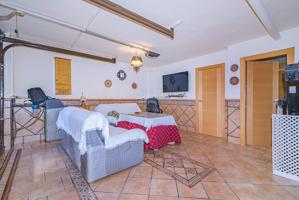 ENCANTADORA CASA RÚSTICA DE 3 PLANTAS CON PATIO Y TERRAZA, ¡LISTA PARA ENTRAR A VIVIR! photo 0