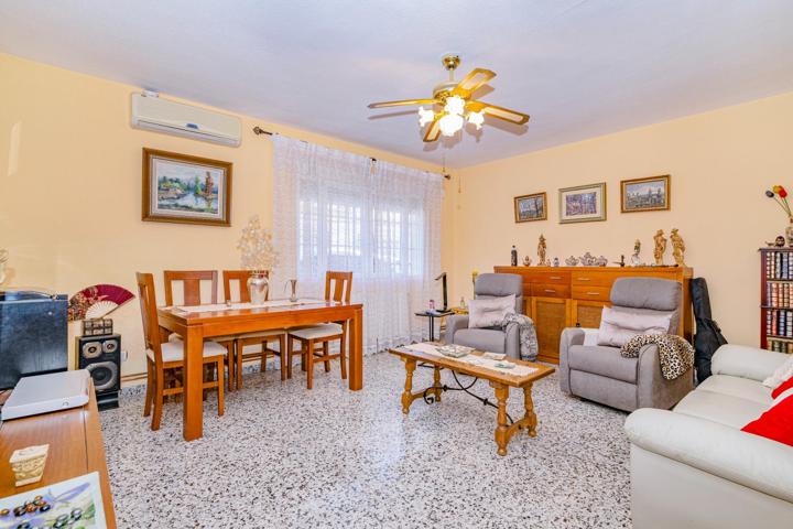 CASA A LA VENTA EN LAS GABIAS MUY CERCA DE LA FUTURA PARADA DEL METRO photo 0