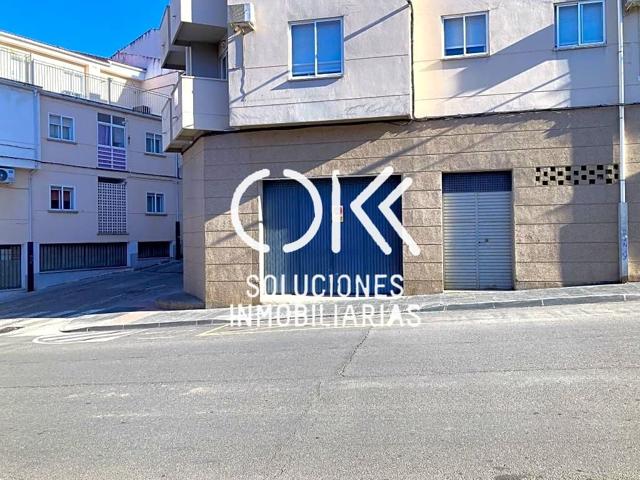 LOCAL DE 109 M2 EN EL BARRIO DE LAS MALVINAS DE CORIA-CÁCERES photo 0