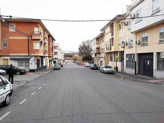 Local en venta en Coria de 618 m2 photo 0