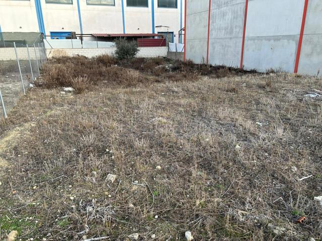 Oportunidad única para tu negocio en el corazón industrial de Getafe photo 0