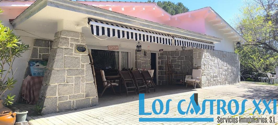 Casa De Pueblo en venta en Guadarrama de 213 m2 photo 0