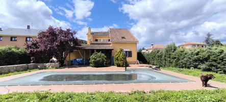 Casa - Chalet en venta en GUADARRAMA de 360 m2 photo 0