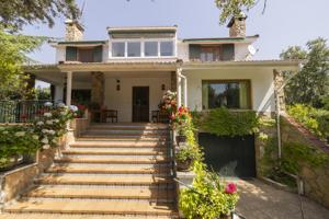 Casa - Chalet en venta en Alpedrete de 353 m2 photo 0