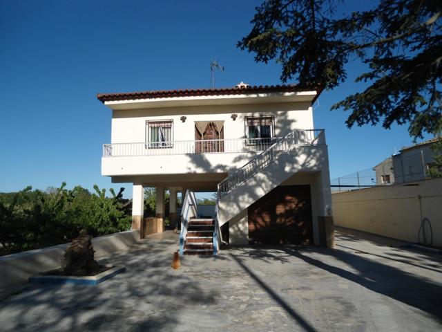 EXCELENTE CHALET EN BENAFER, EN EL CENTRO DEL PUEBLO. photo 0