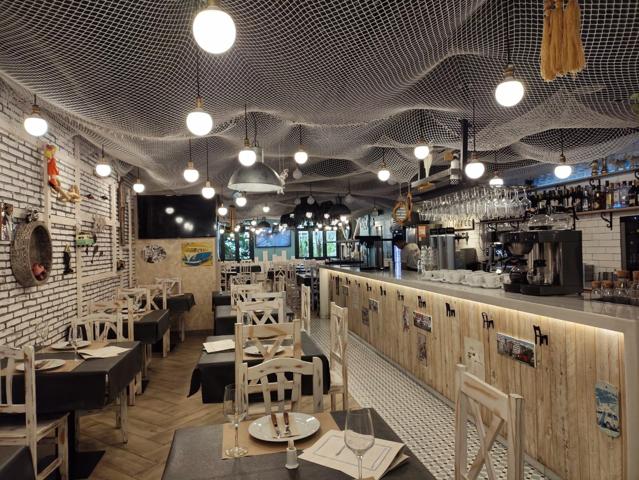 SE VENDE RESTAURANTE A PLENO RENDIMIENTO (CON INQUILINO SOLVENTE) EN ZONA CENTRO EN OURENSE. photo 0