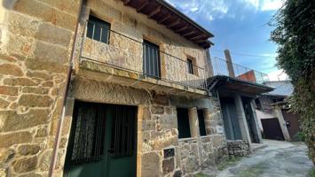 ¡Descubre el encanto de esta casa de piedra con historia! photo 0