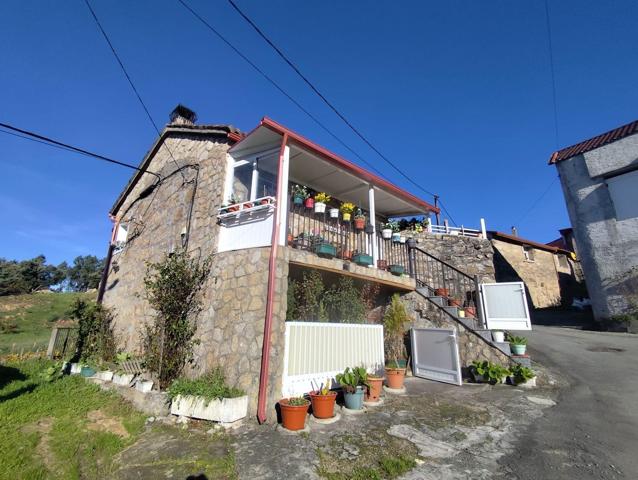 ¡Descubre el encanto de la vida rural con esta impresionante casa de piedra construida en 1890. photo 0