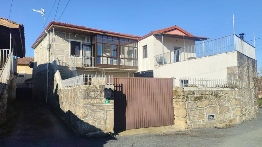 ¡Descubre esta encantadora casa de piedra del año 1900 totalmente reformada y lista para vivir! photo 0