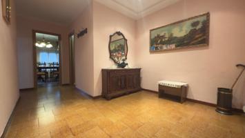 ¡Descubre tu nuevo hogar en este encantador piso en venta! photo 0