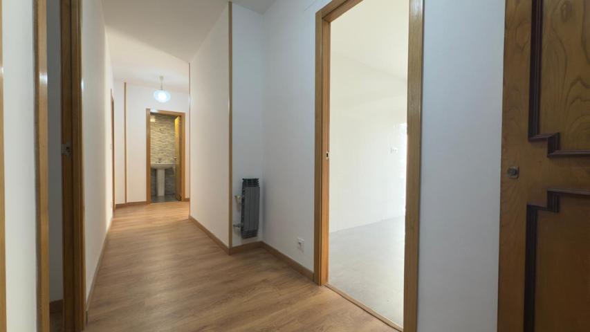 ¡Descubre tu nuevo hogar en este encantador piso de 123 m²! photo 0