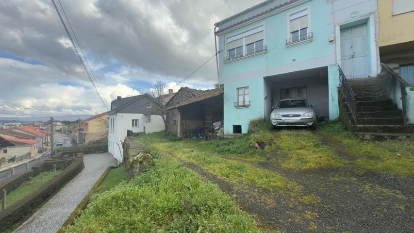 ¡Descubre el encanto de esta casa independiente en Piñor! photo 0