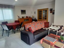 Piso amplio con garaje en el centro de Xinzo photo 0