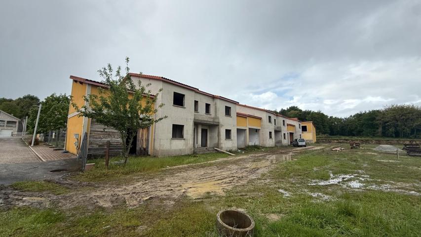 Chales adosados de nueva construcción en Allariz! photo 0