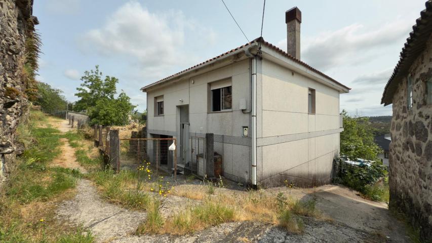 Casa para entrar a vivir con calefacción y garaje amplio photo 0