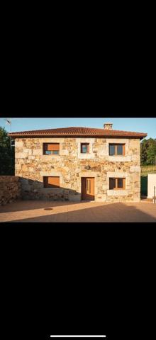 Casa rural con 4 habitaciones, 5 baños y 4.000m de terreno a menos de 15 min de Ourense photo 0