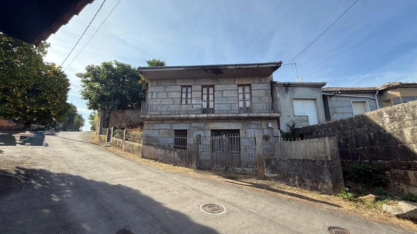 En venta, Casa de piedra registrada en toen. photo 0