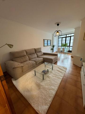 ¡Descubre tu nuevo hogar de alquiler en el corazón de la ciudad! photo 0
