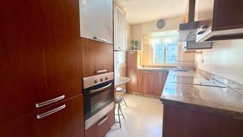 Oportunidad única en el corazón de la ciudad con 3 habitaciones, baño, ascensor y garaje en las Lagunas photo 0
