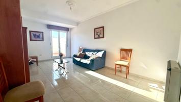 Descubre tu nuevo hogar en el corazón de Xinzo con tres habitaciones y dos baños completos photo 0
