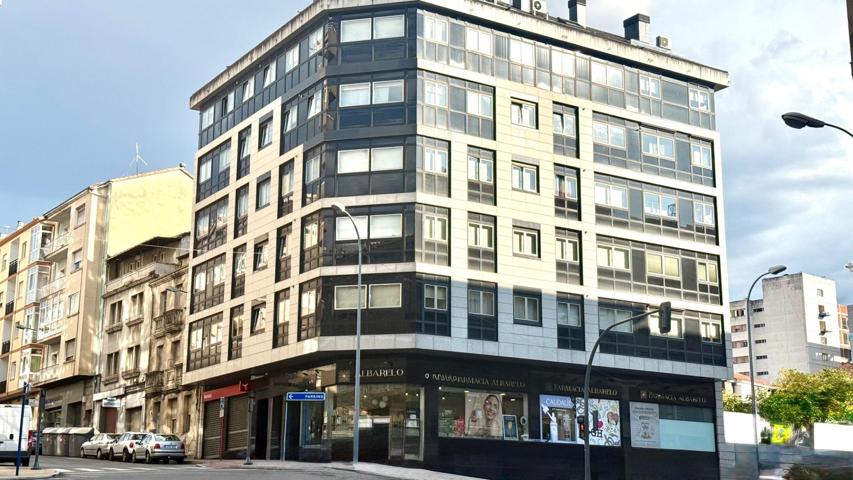 piso en el centro con 3 habitaciones, dos baños, dos ascensores y garaje con trastero photo 0