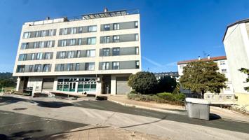Apartamento con dos habitaciones un baño y garaje junto el campo de futbol del couto photo 0