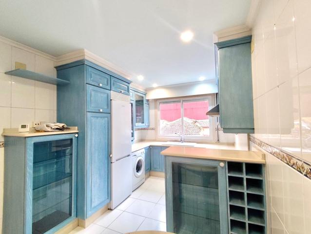 Alquiler con 4 habitaciones 2 baños ascensor garaje trastero y bodega en el centro de Ourense photo 0